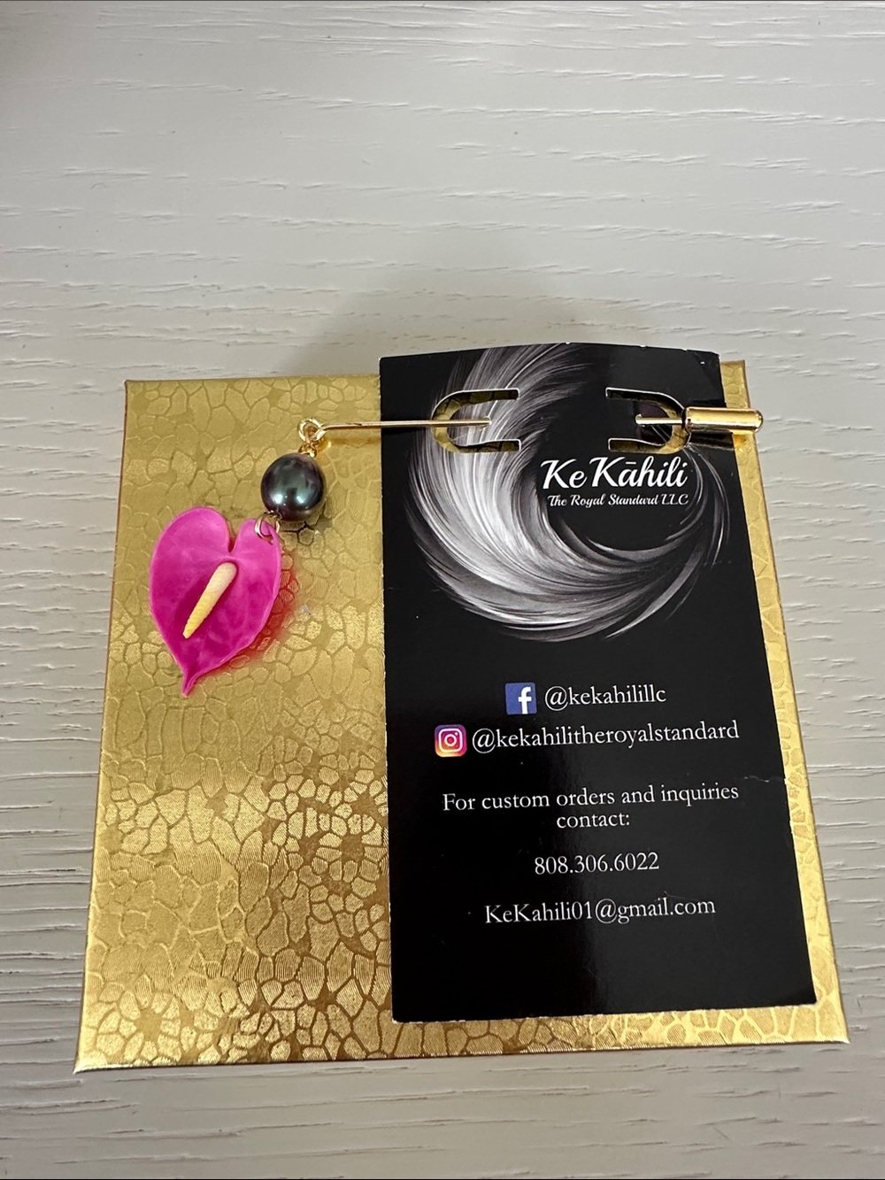 Tahitian Pearl Anthurium Gold Hat Pin